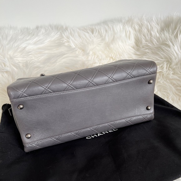 [SOLD] Authentic Chanel Grey Calf Leather Shoulder Purse Tote - Picture 8 of 16
